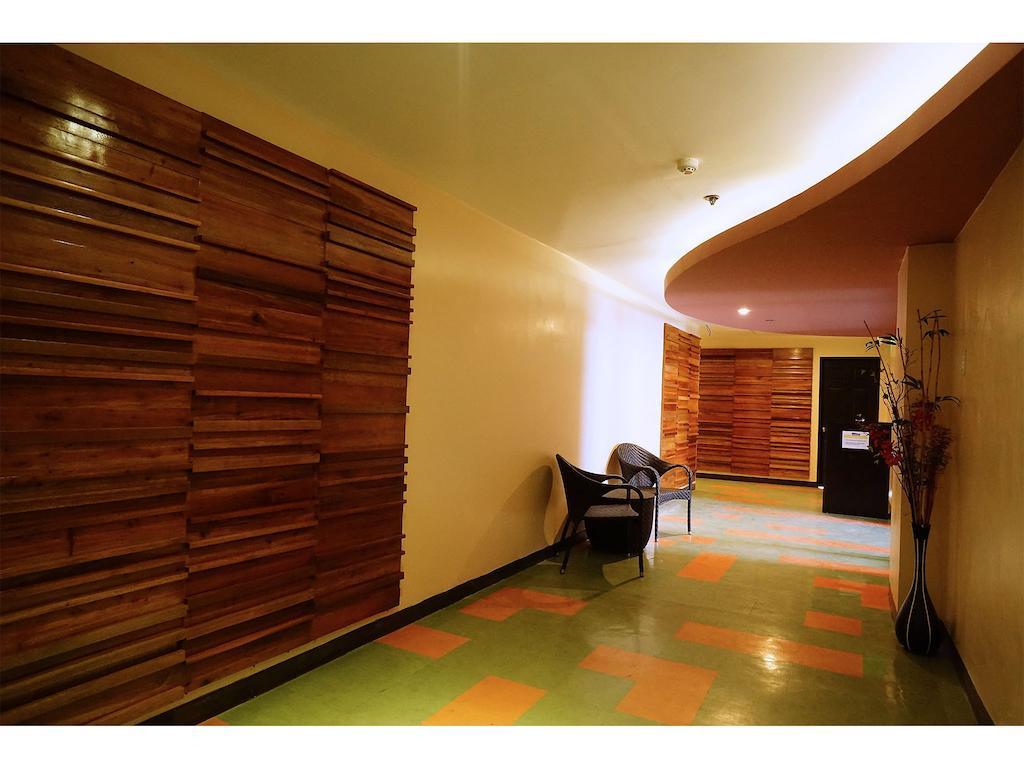 Sugbutel Family Hotel Cebu Powered By Cocotel Exterior photo