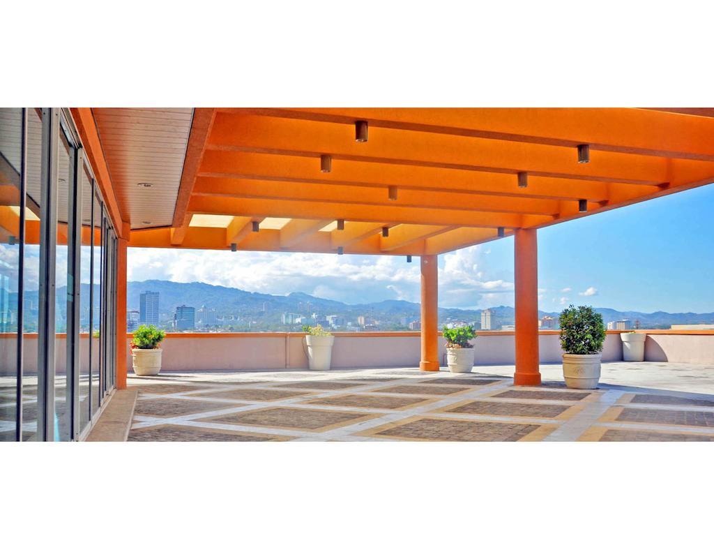 Sugbutel Family Hotel Cebu Powered By Cocotel Exterior photo