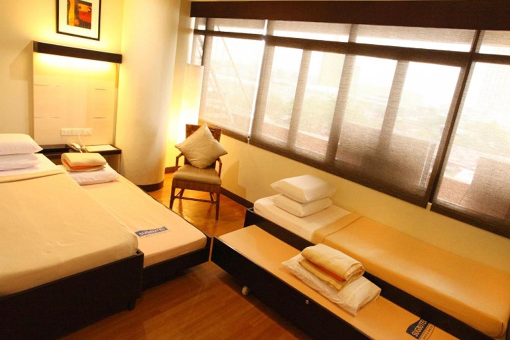 Sugbutel Family Hotel Cebu Powered By Cocotel Exterior photo