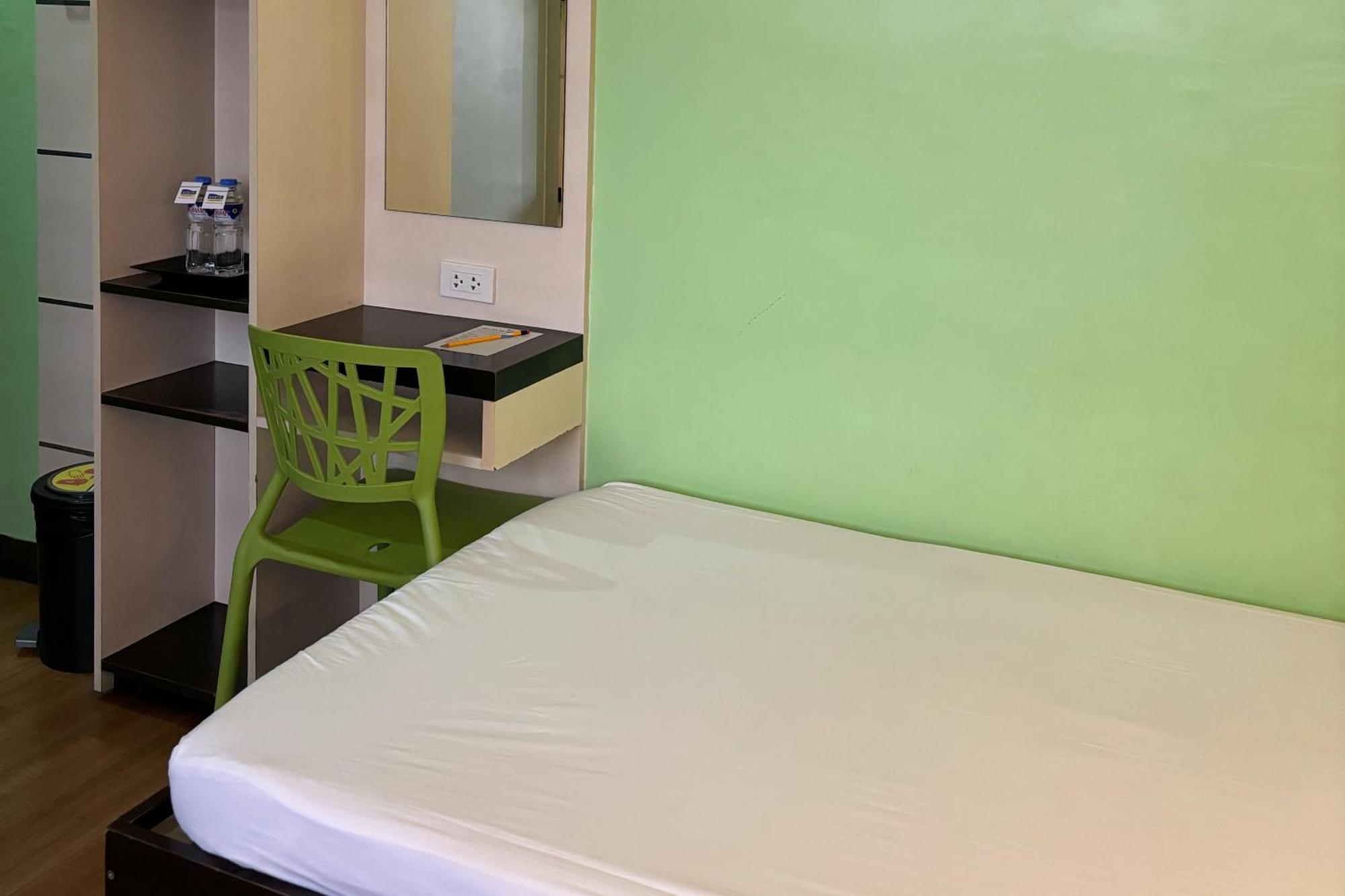 Sugbutel Family Hotel Cebu Powered By Cocotel Exterior photo