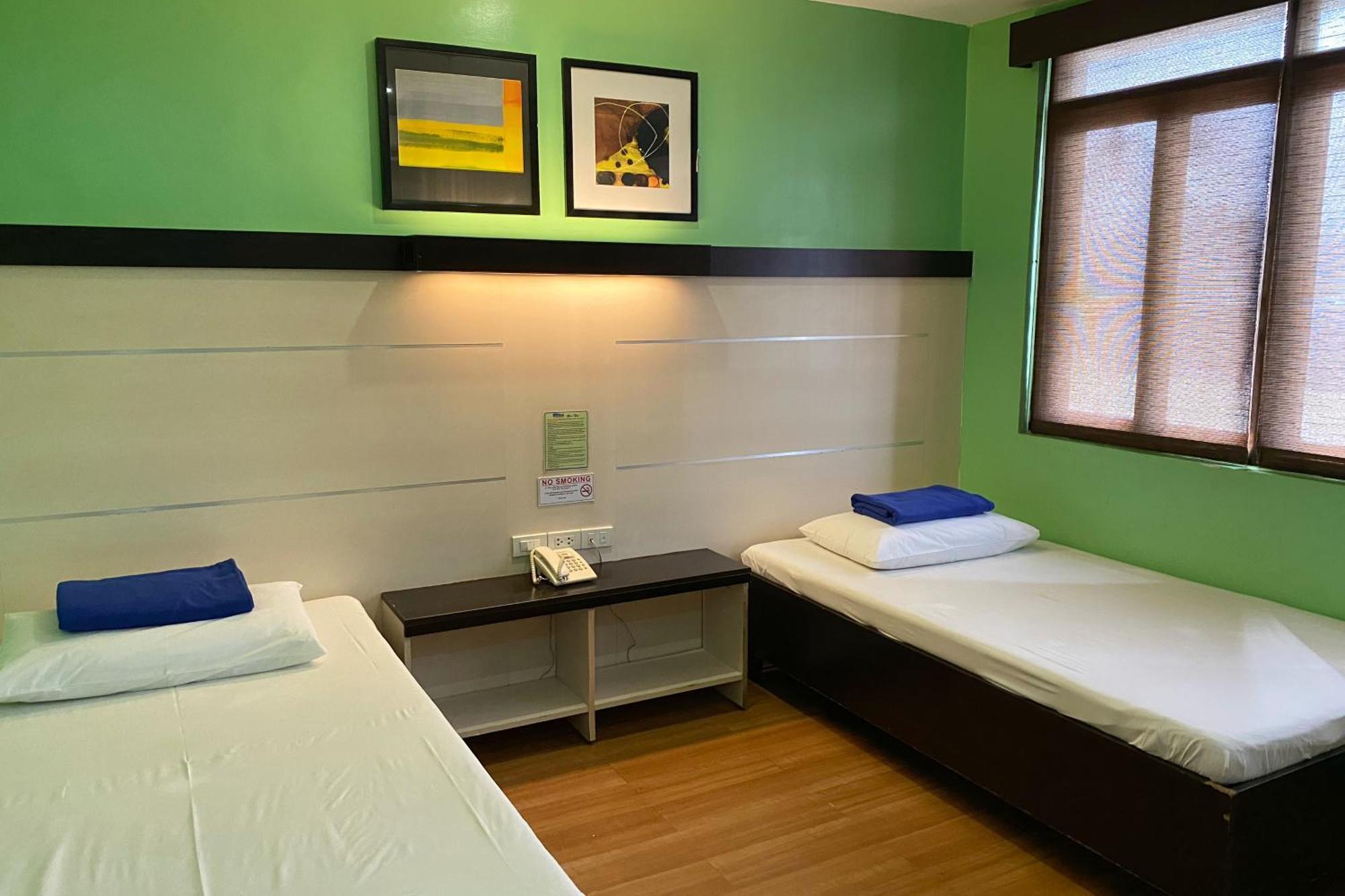 Sugbutel Family Hotel Cebu Powered By Cocotel Exterior photo