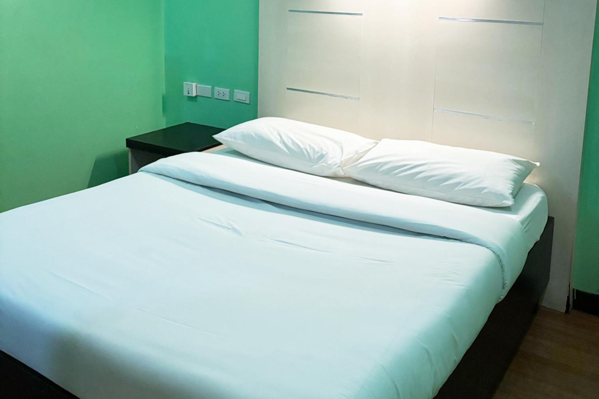 Sugbutel Family Hotel Cebu Powered By Cocotel Exterior photo