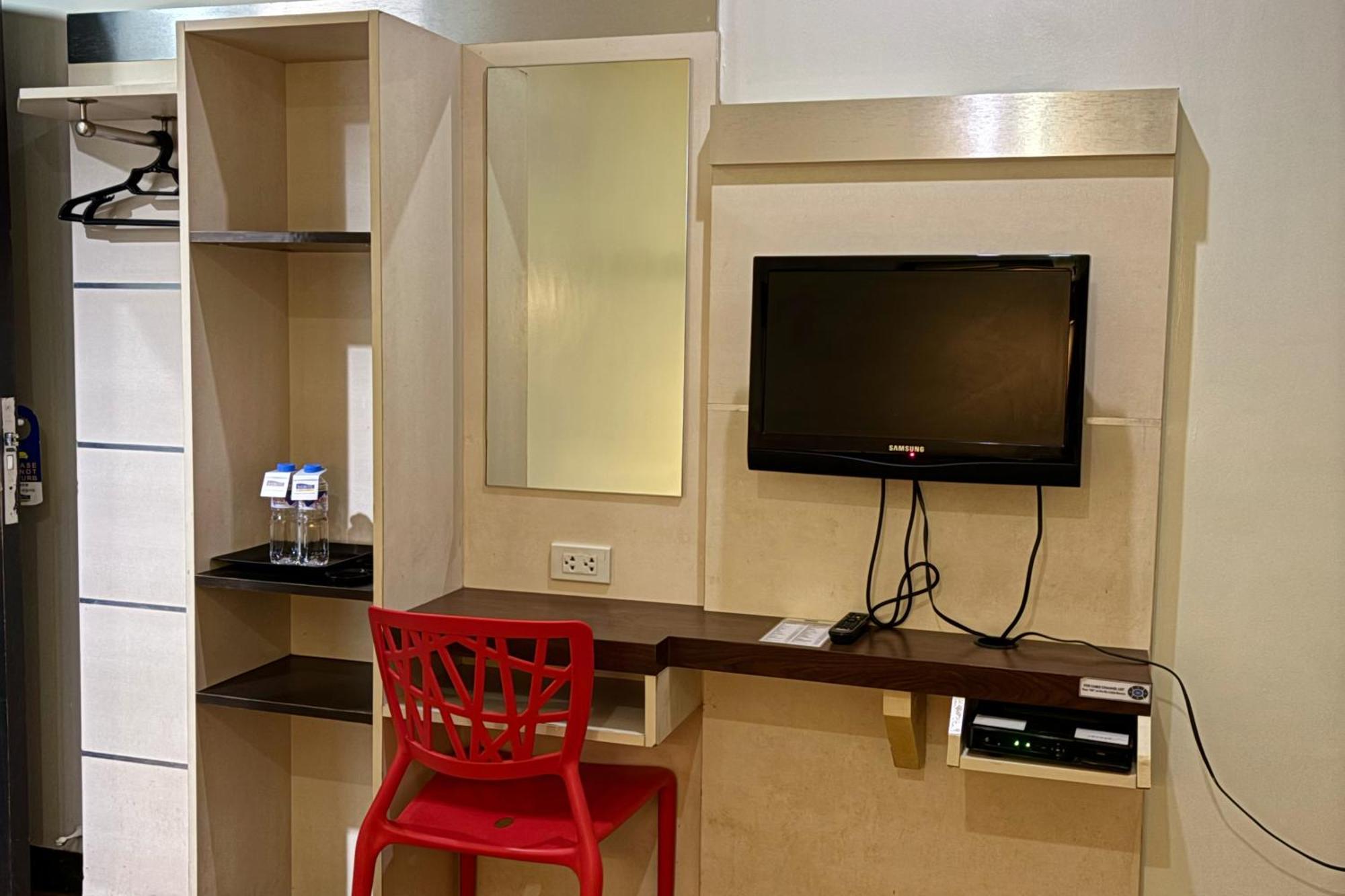 Sugbutel Family Hotel Cebu Powered By Cocotel Exterior photo